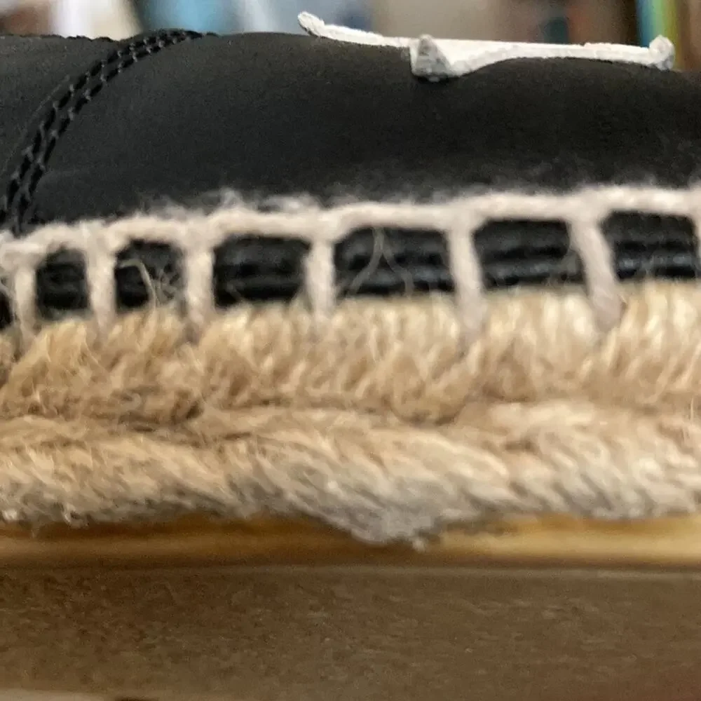Yves Saint Laurent Black & White Leather Star Flat Espadrilles Size 39 or 9.